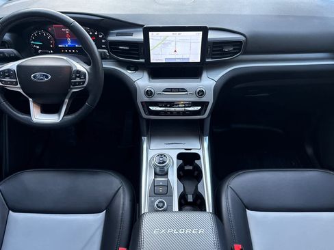 Certified 2023 Ford Explorer XLT w/ Equipment Group 202A image 3