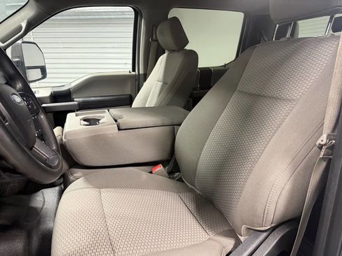Used 2019 Ford F250 XLT w/ Camper Package image 9