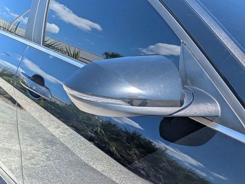 Used 2022 Hyundai Elantra Limited FWD image 10