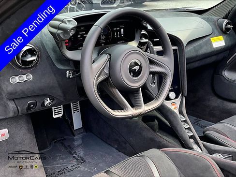 Used 2027 McLaren 750S Spider RWD image 13
