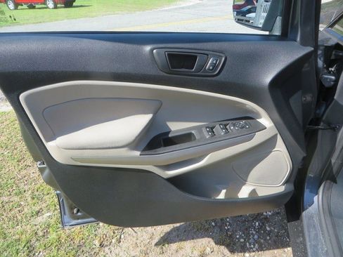 Used 2020 Ford EcoSport S image 10