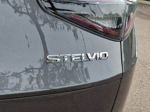 Used 2024 Alfa Romeo Stelvio Veloce AWD/4WD image 33
