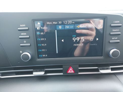 New 2026 Hyundai Elantra SE FWD image 22