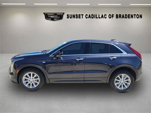 Certified 2022 Cadillac XT4 Luxury w/ Driver Awareness Package image 7