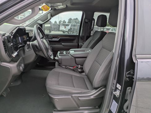 Used 2024 Chevrolet Silverado 2500 LT image 11