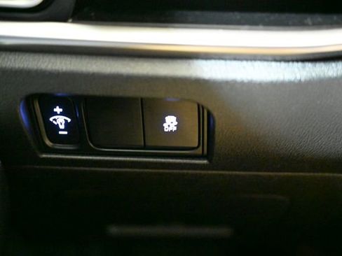 Used 2025 Kia Sorento S image 42