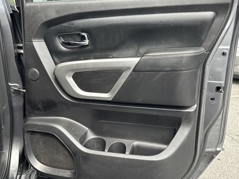 Used 2017 Nissan Titan SL AWD/4WD image 16