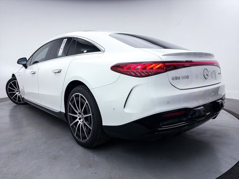 Used 2022 Mercedes-Benz EQS 580 4MATIC Sedan image 2