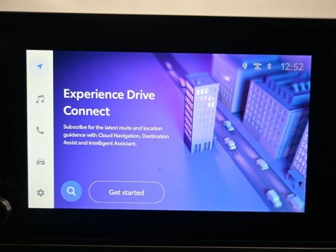 Used 2025 Toyota Camry SE image 11