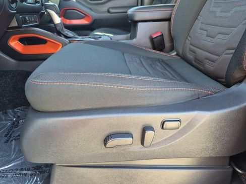Certified 2025 Nissan Frontier PRO-4X AWD/4WD image 17