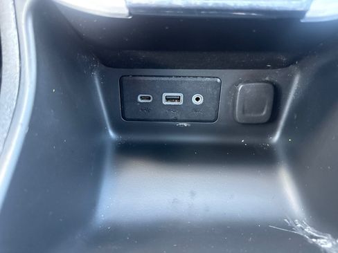 Used 2022 GMC Terrain SLE w/ Driver Convenience Package FWD image 24