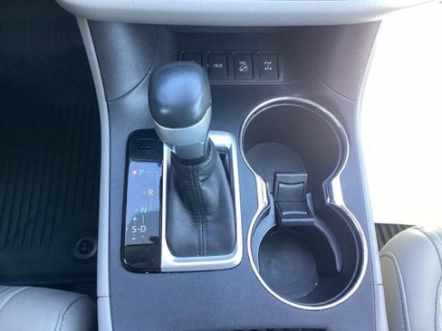 Used 2019 Toyota Highlander Plus image 39