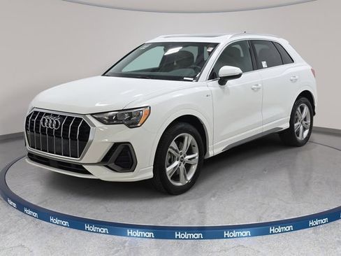 Used 2022 Audi Q3 2.0T Premium w/ Convenience Package AWD/4WD image 1