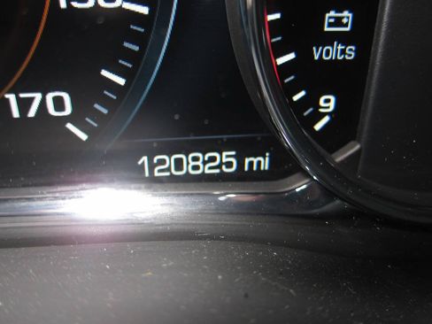 Used 2018 GMC Acadia Denali w/ Technology Package AWD/4WD image 10