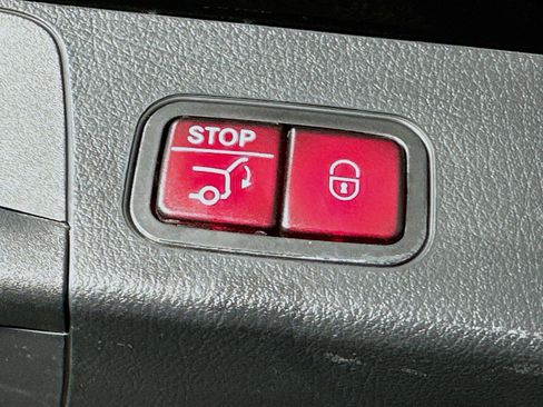 Used 2024 Mercedes-Benz EQB 250+ image 29