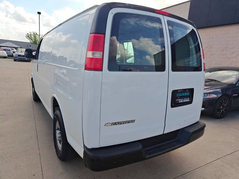 Used 2017 Chevrolet Express 2500 RWD image 7
