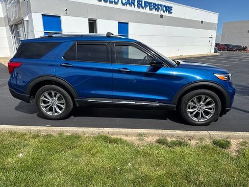 Used 2022 Ford Explorer Limited w/ Equipment Group 301A AWD/4WD image 3
