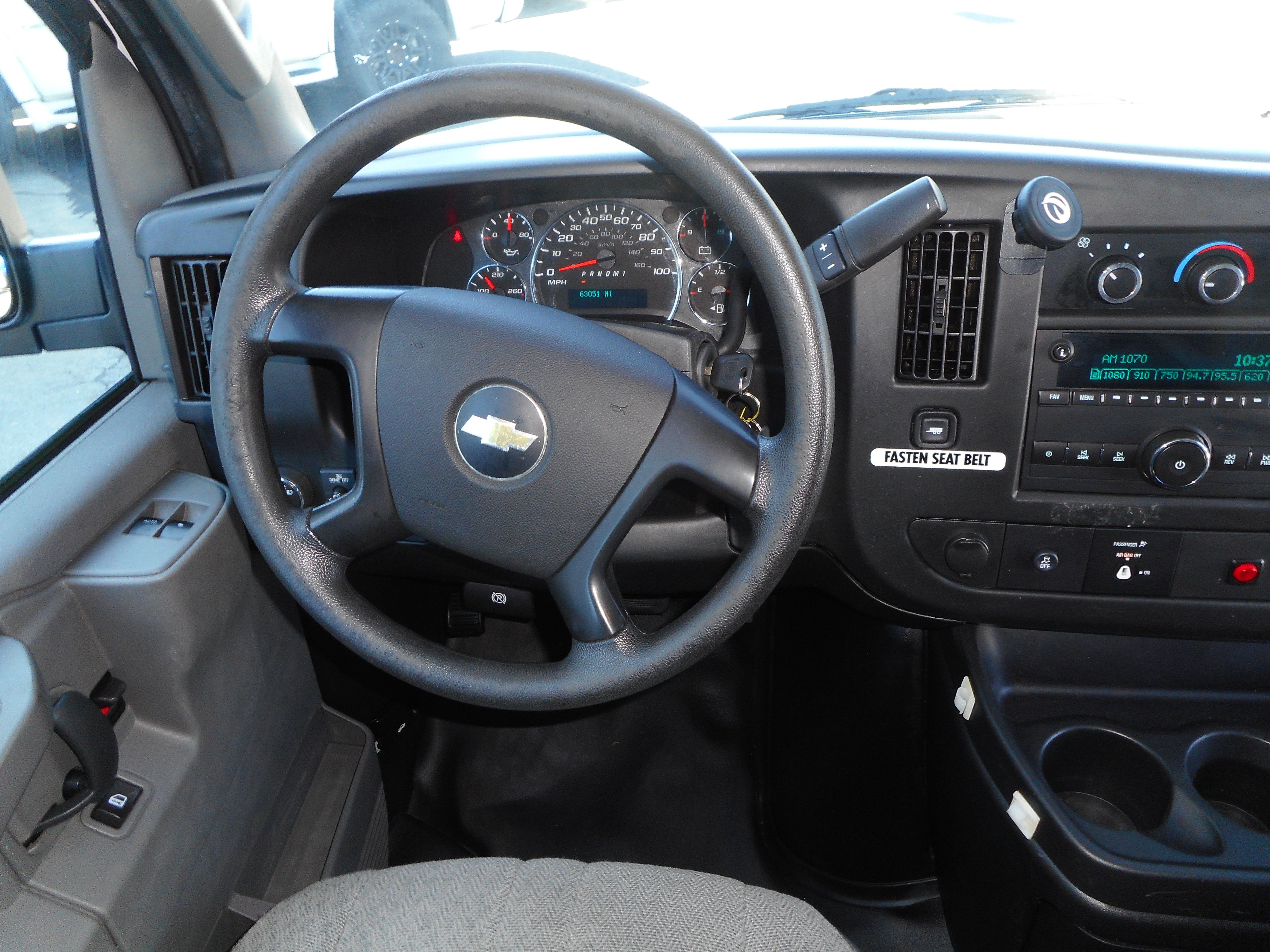 Used 2016 Chevrolet Express 2500 RWD image 27