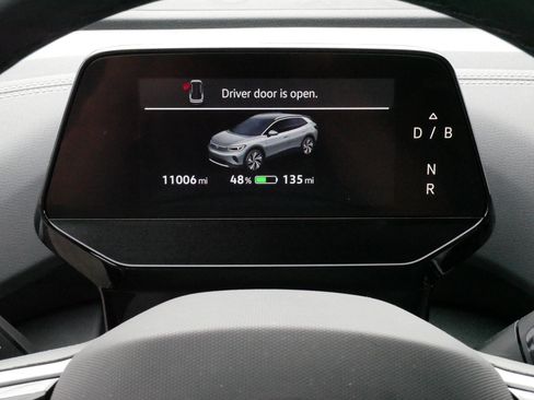 Certified 2025 Volkswagen ID.4 Pro AWD/4WD image 21