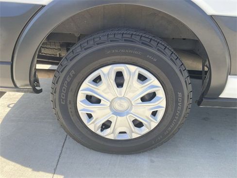 Used 2020 Ford Transit 350 XLT image 31