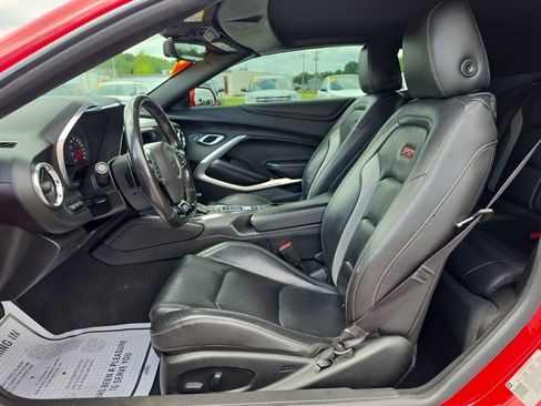 Used 2020 Chevrolet Camaro SS RWD image 16