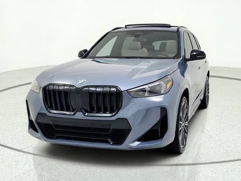 Used 2025 BMW X1 xDrive28i w/ Premium Package AWD/4WD image 3