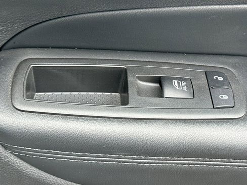 Used 2022 Jeep Grand Cherokee Limited w/ Trailer Tow Group IV image 23