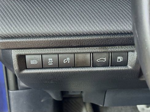 Used 2025 Toyota Camry SE image 21