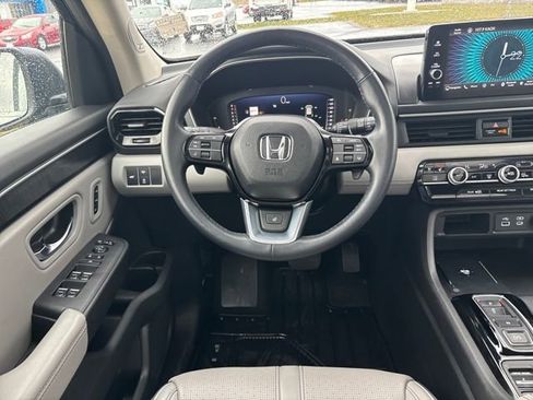 Used 2023 Honda Pilot Elite image 13