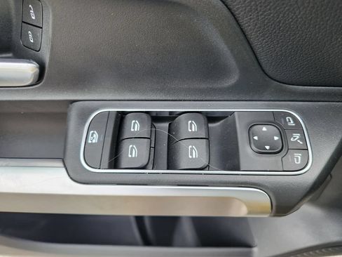 Certified 2025 Mercedes-Benz GLB 250 4MATIC image 16