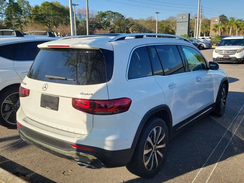 Used 2022 Mercedes-Benz GLB 250 4MATIC image 9