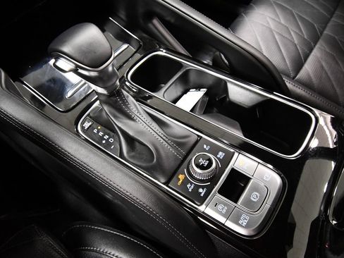 Certified 2023 Kia Telluride SX Prestige X-Line AWD/4WD image 29