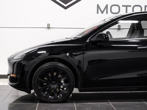 Used 2023 Tesla Model Y Long Range image 17