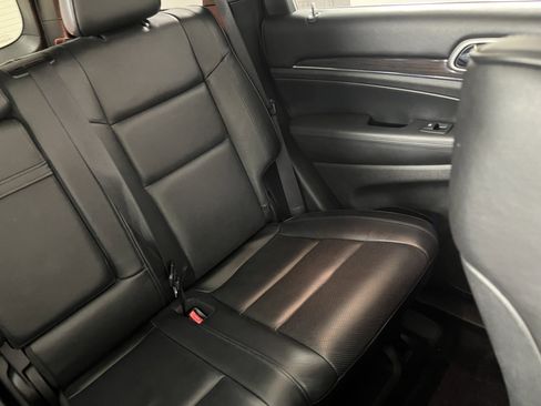 Used 2018 Jeep Grand Cherokee Overland w/ Jeep Active Safety Group AWD/4WD image 24