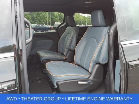 New 2027 Chrysler Pacifica Pinnacle w/ Theater Group AWD/4WD image 28