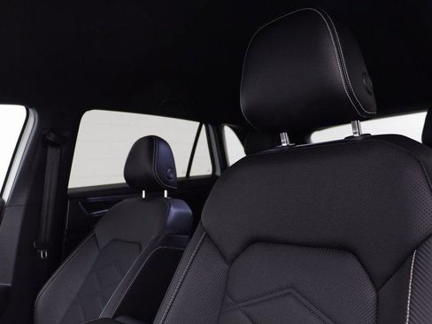 Used 2025 Volkswagen Atlas Cross Sport SE image 11