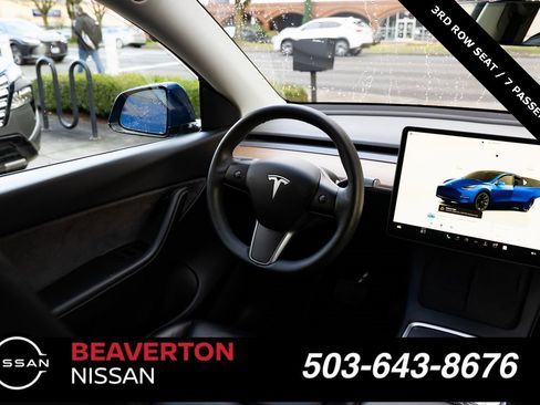 Used 2022 Tesla Model Y Long Range image 9