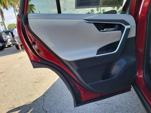 Used 2020 Toyota RAV4 Limited w/ Limited Grade Weather Package AWD/4WD image 16