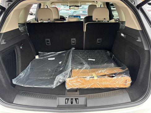 New 2026 Lincoln Corsair Premiere image 9