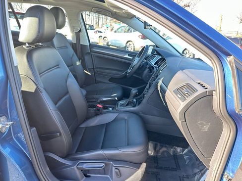 Used 2021 Volkswagen Golf 4-Door image 25