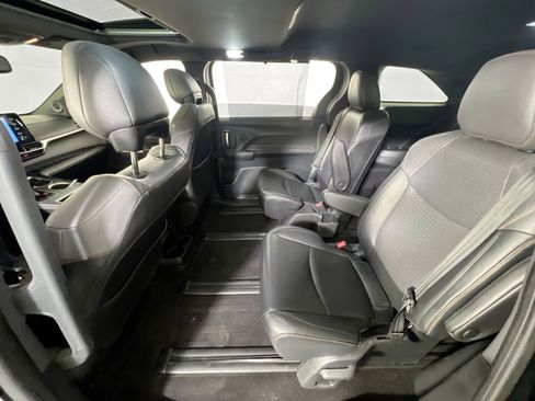 Used 2021 Toyota Sienna XSE w/ XSE Plus Package image 25