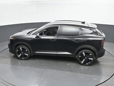 Used 2025 Nissan Kicks SR AWD/4WD image 32