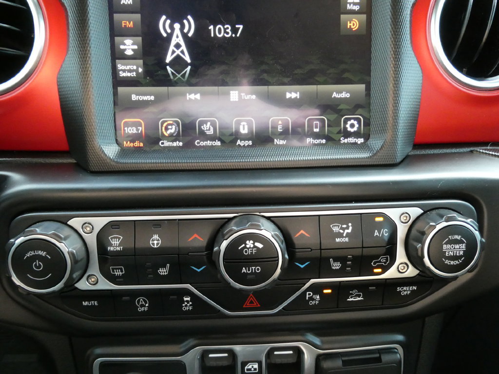 Used 2022 Jeep Wrangler Unlimited Rubicon w/ LED Lighting Group AWD/4WD image 30