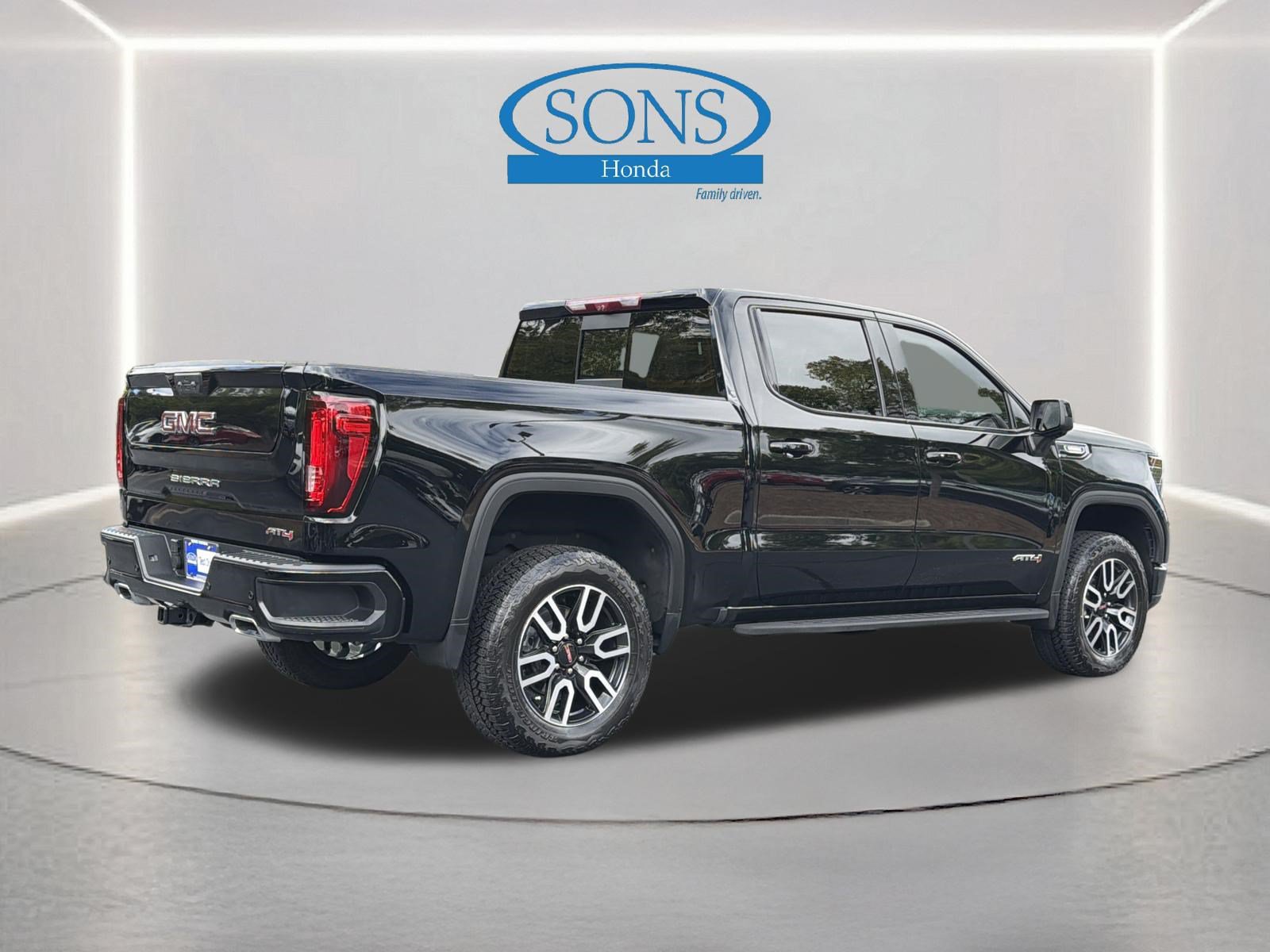 Used 2025 GMC Sierra 1500 AT4 w/ AT4 Premium Package AWD/4WD image 27