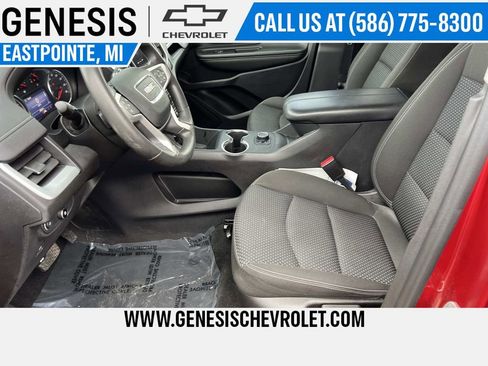 Used 2023 GMC Terrain SLE image 14