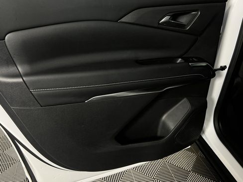 Used 2024 Chevrolet Traverse LT image 26