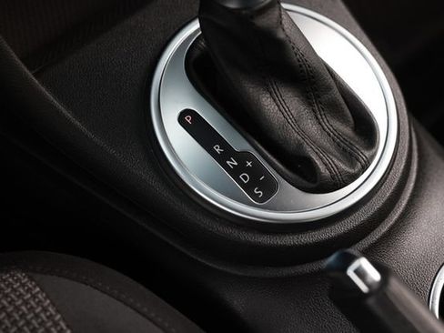 Used 2019 Volkswagen Beetle 2.0T S FWD image 40