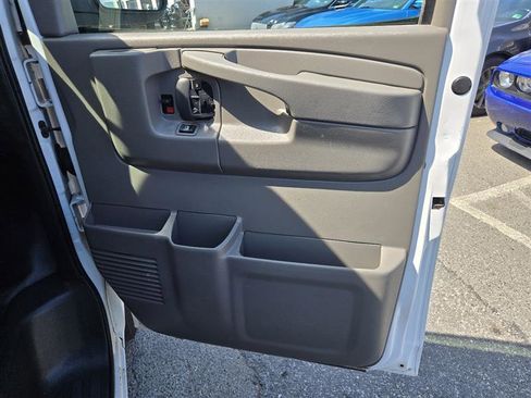 Used 2014 Chevrolet Express 1500 AWD image 24