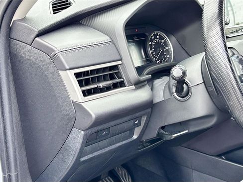 Used 2022 Mitsubishi Outlander SE FWD image 10
