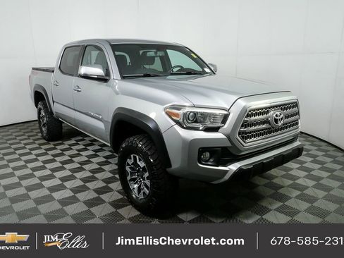 Used 2016 Toyota Tacoma TRD Off-Road image 26